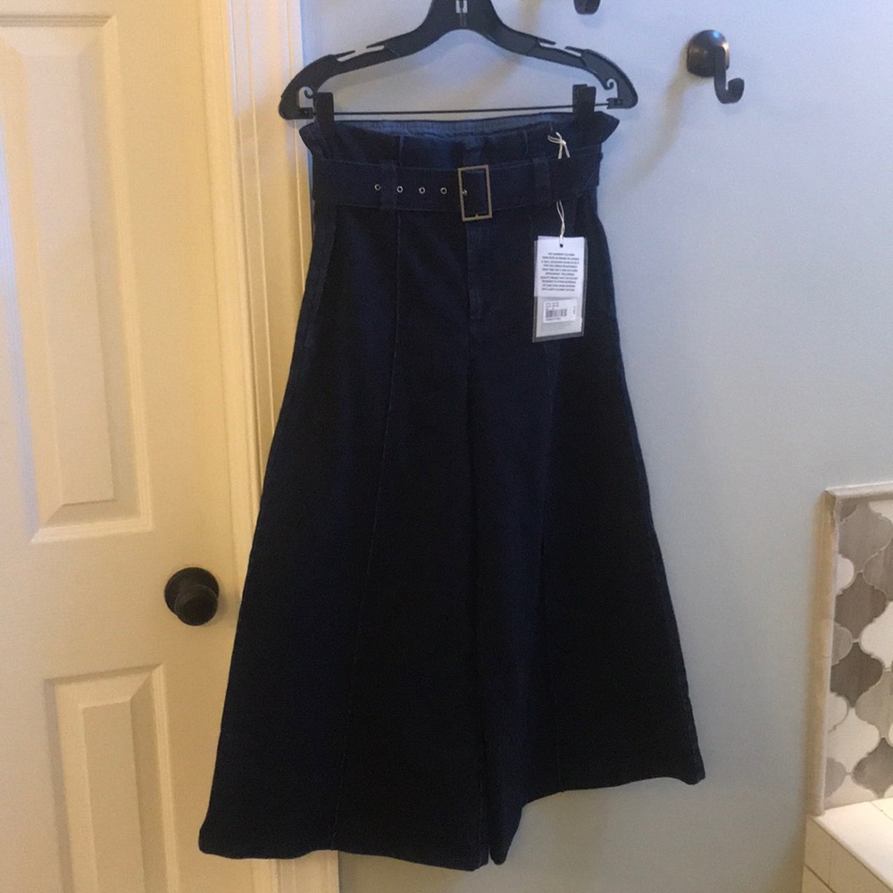 AG Wide Legged Cropped Sandwich Bag Waist Jeans